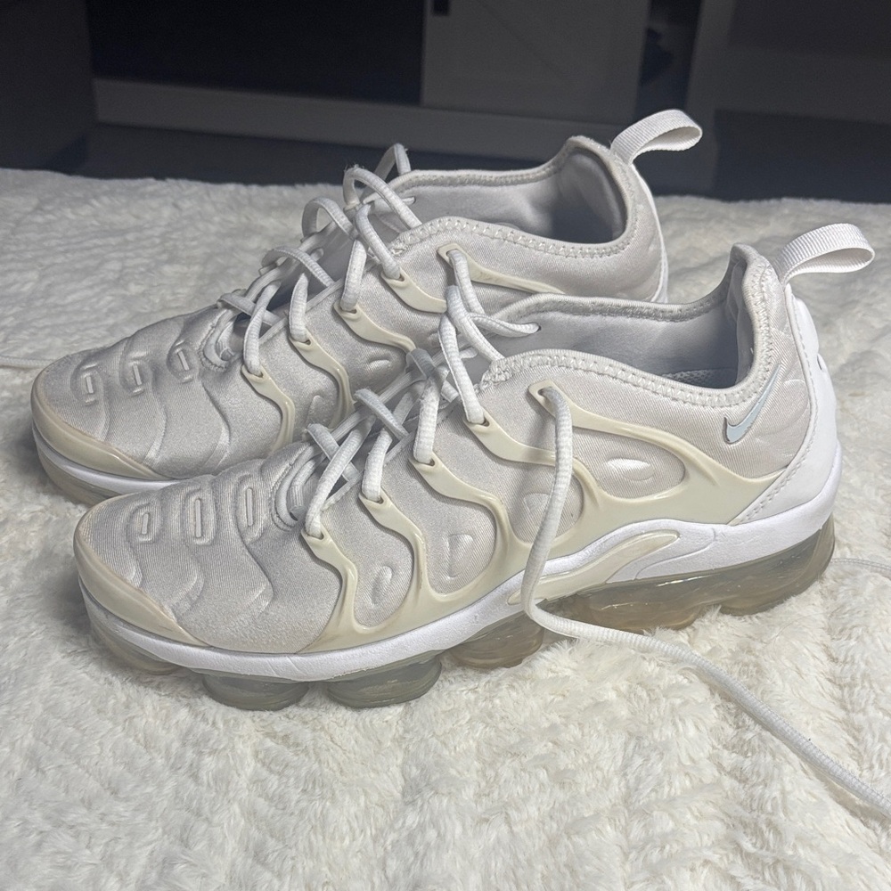 Men's White Athletic Shoes